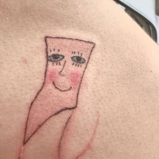 Тату: милый воздушный змей с лицом из старого советского журнала